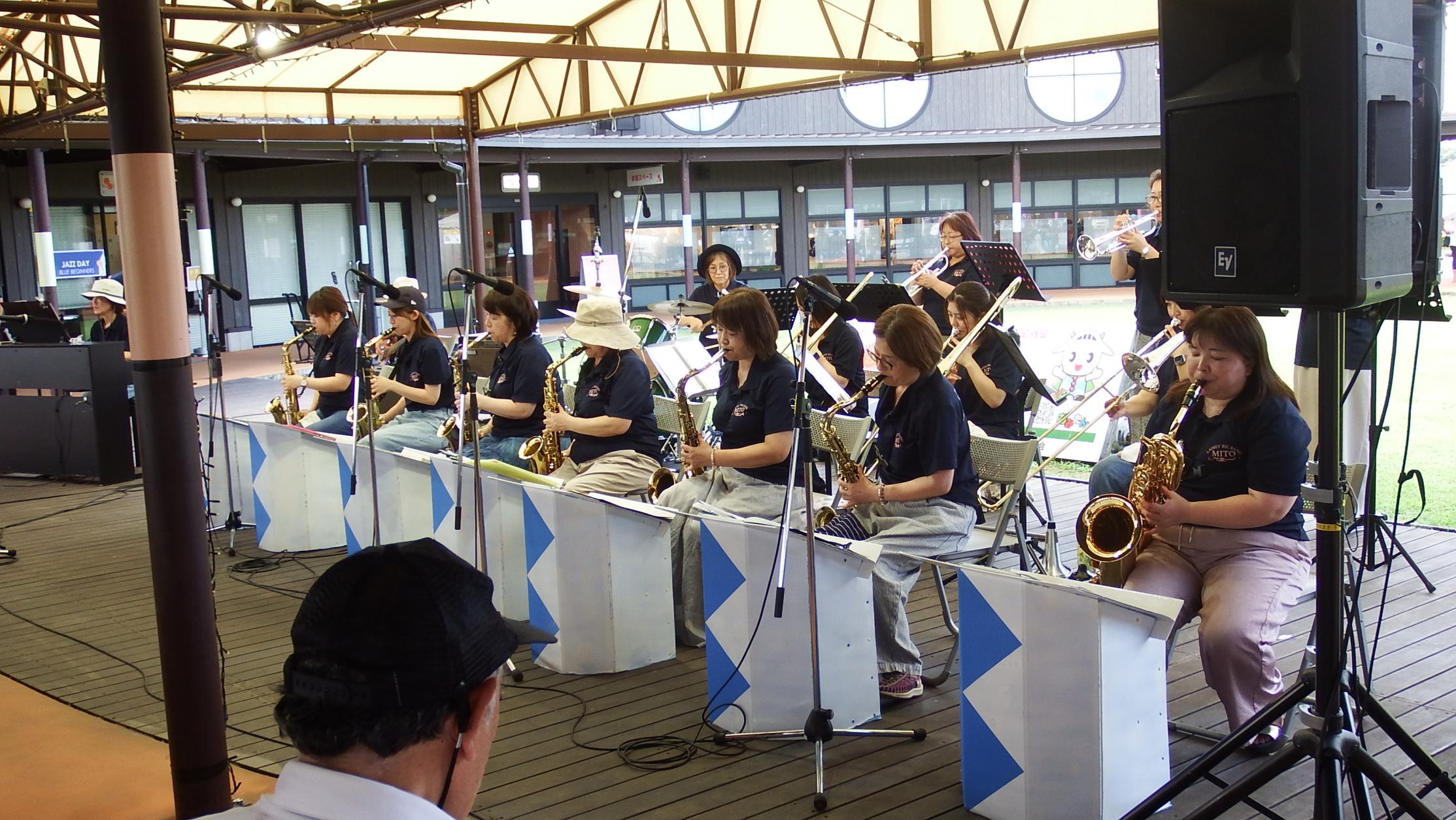 水戸レディースビッグバンド写真2