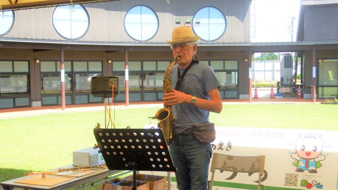 「チャーリー栗原」各種管楽器のマラソン演奏 「チャーリー栗原」各種管楽器のマラソン演奏