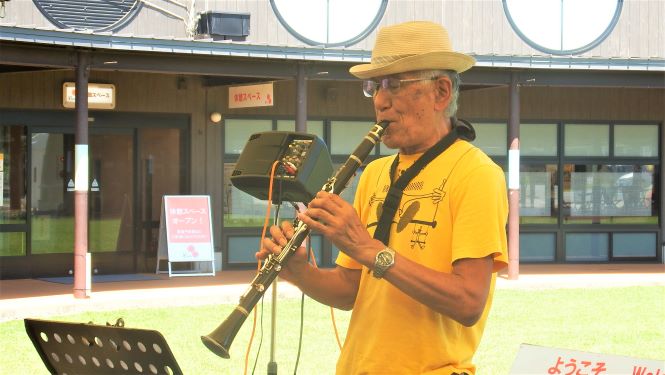 「チャーリー栗原」各種管楽器のマラソン演奏 「チャーリー栗原」各種管楽器のマラソン演奏