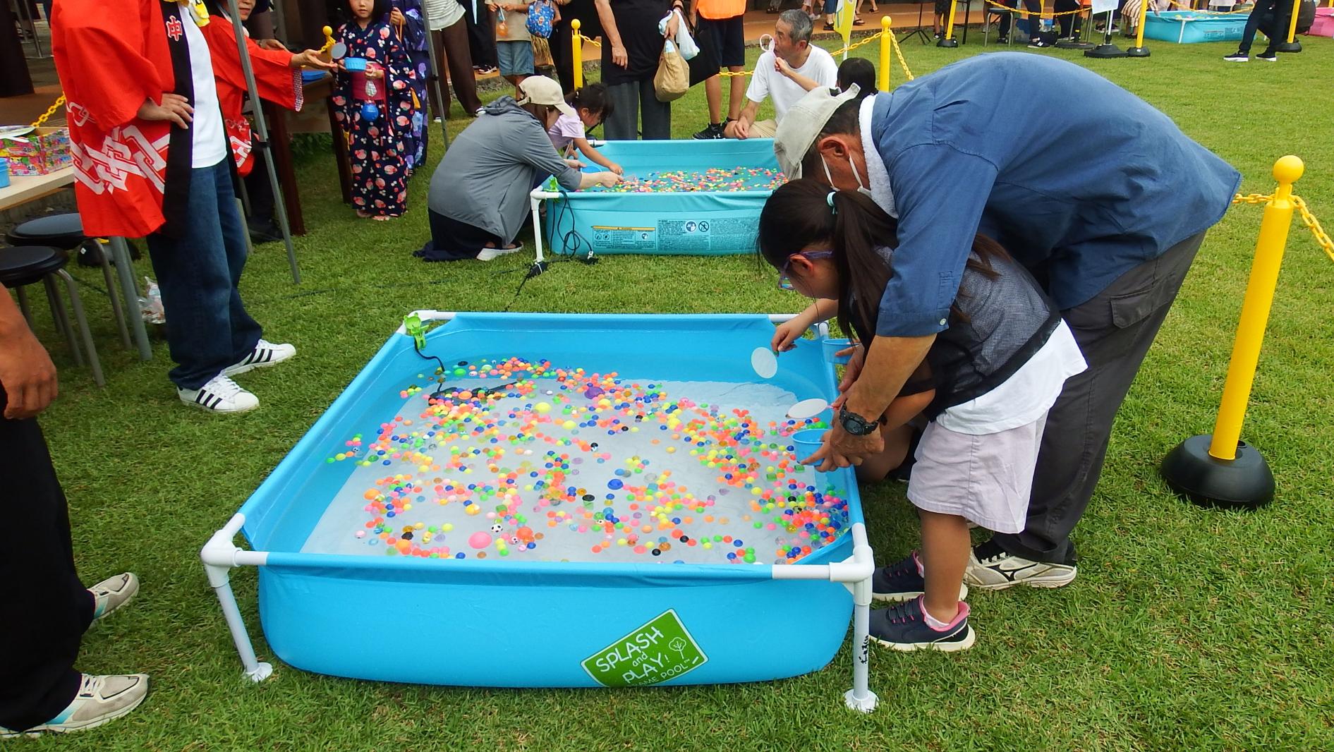 ボールすくい写真