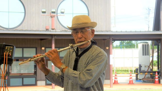 「チャーリー栗原」各種管楽器のマラソン演奏 「チャーリー栗原」各種管楽器のマラソン演奏