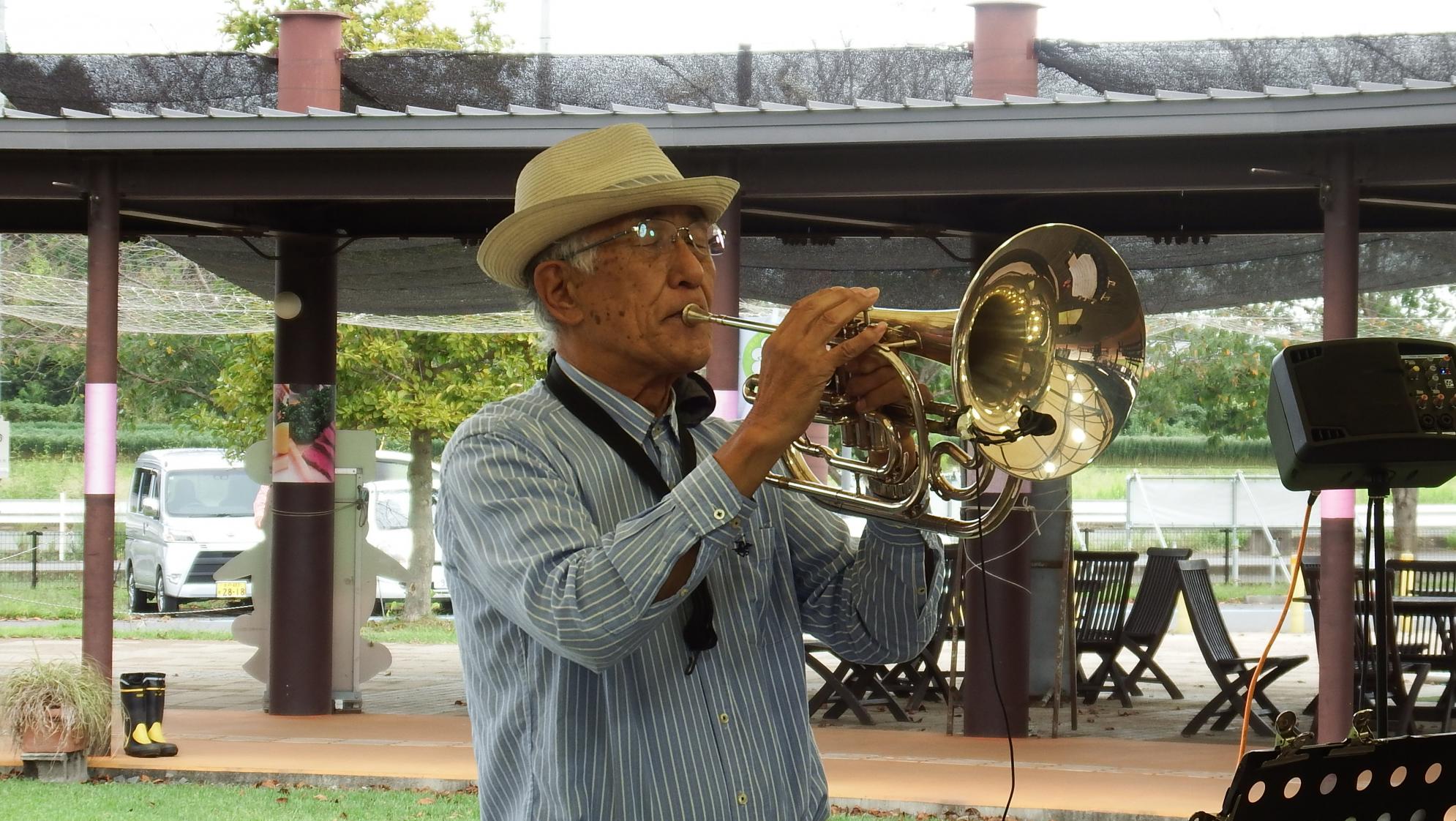 フレンチホルン写真1