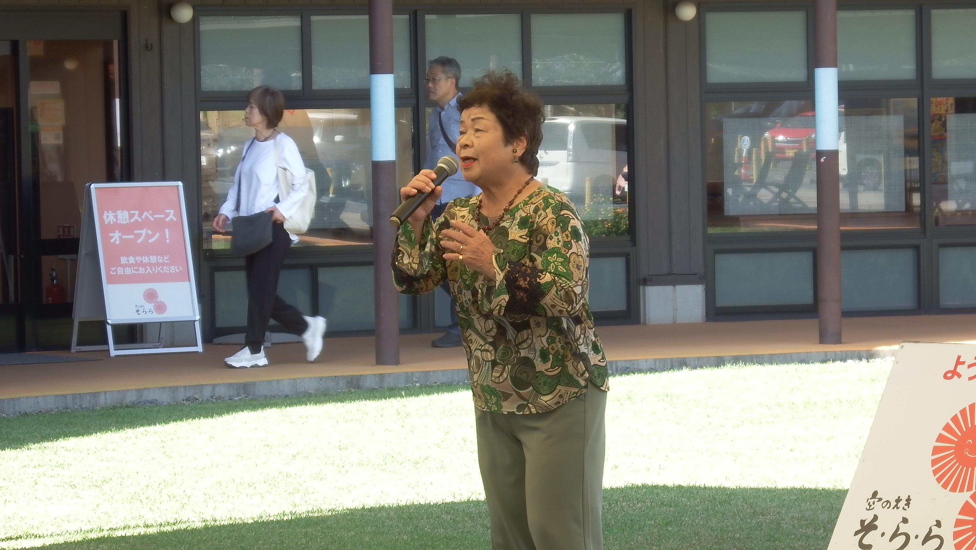 カラオケ楽園出演者写真16 カラオケ楽園出演者写真16