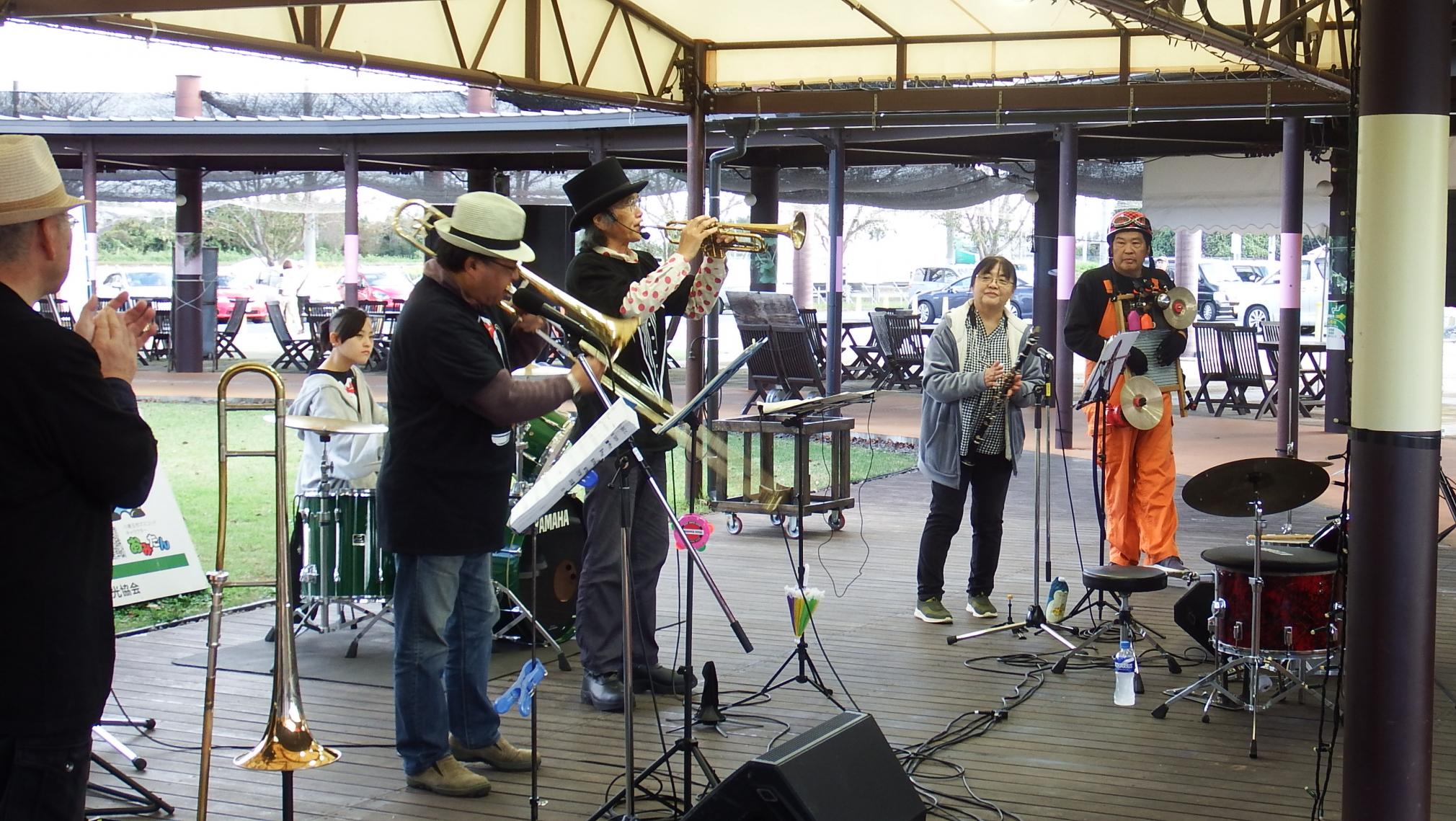 デキシーランブラーズ写真1