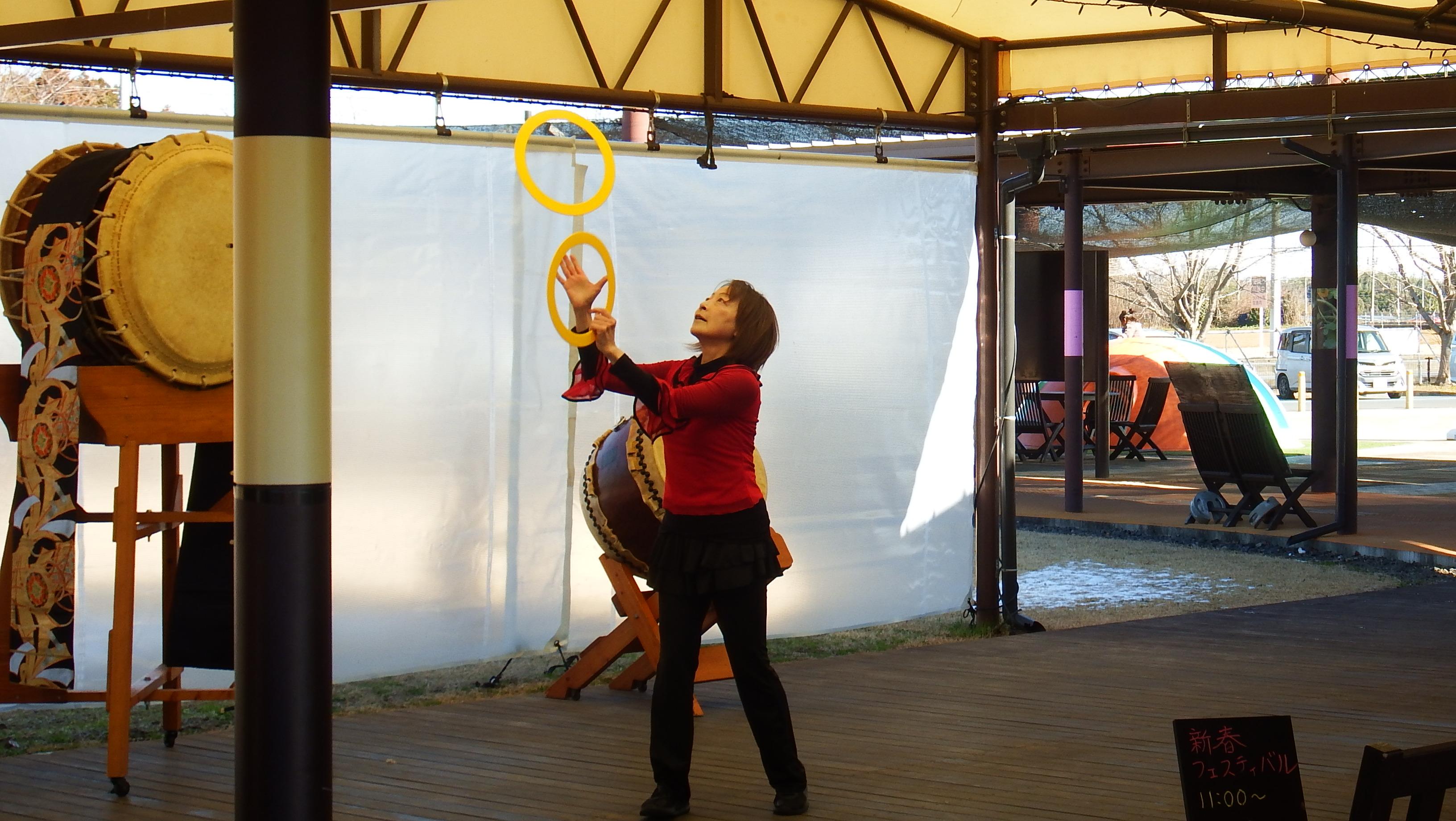 ジャグラー綾写真 ジャグラー綾写真