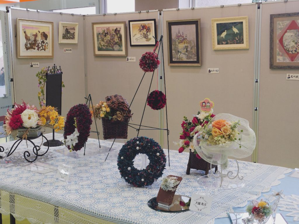 【画像2】フラワーアレンジメント薔薇の会&みのり手芸 【画像2】フラワーアレンジメント薔薇の会&みのり手芸