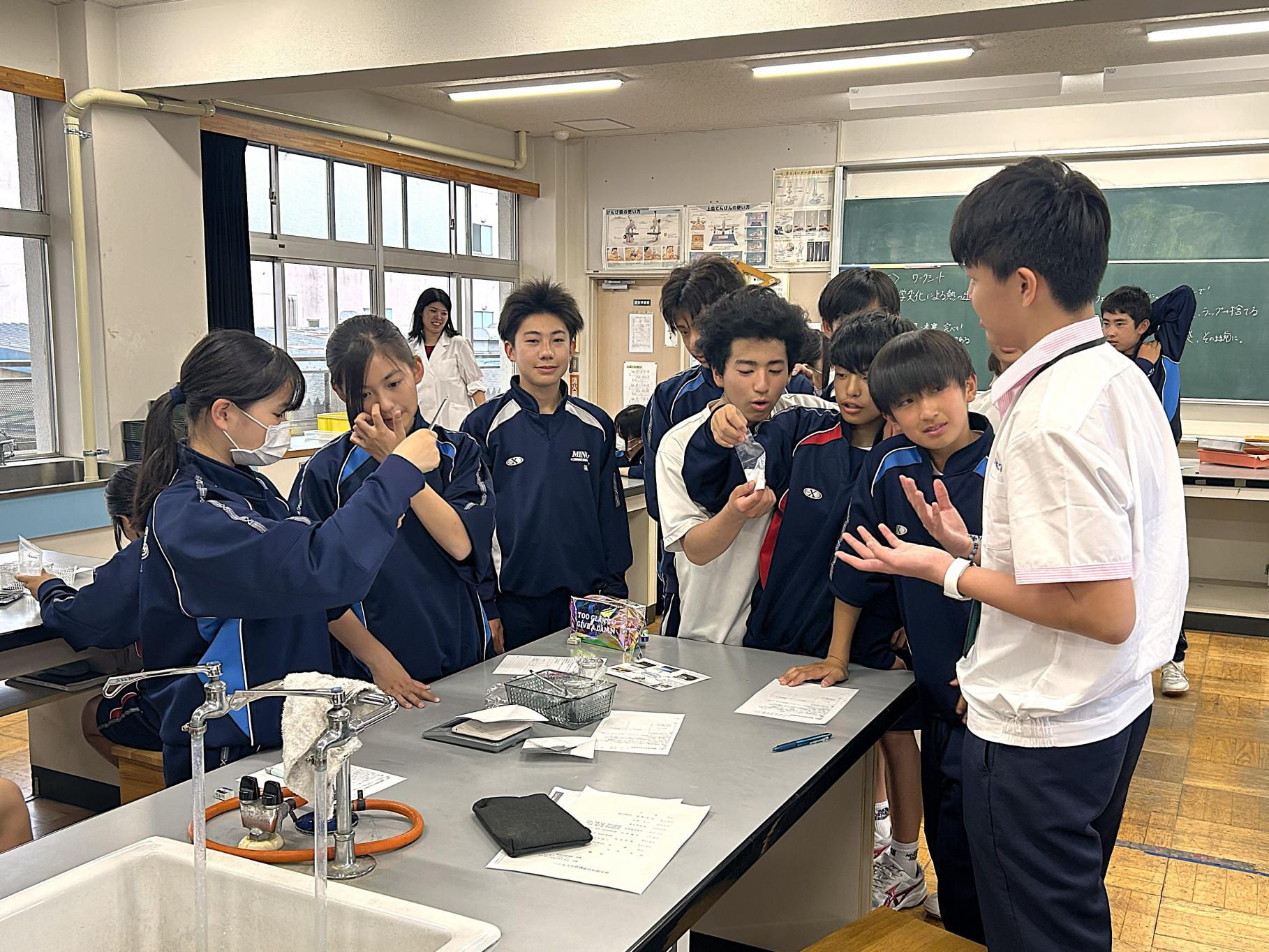美野里中学校でバディと一緒に授業へ参加