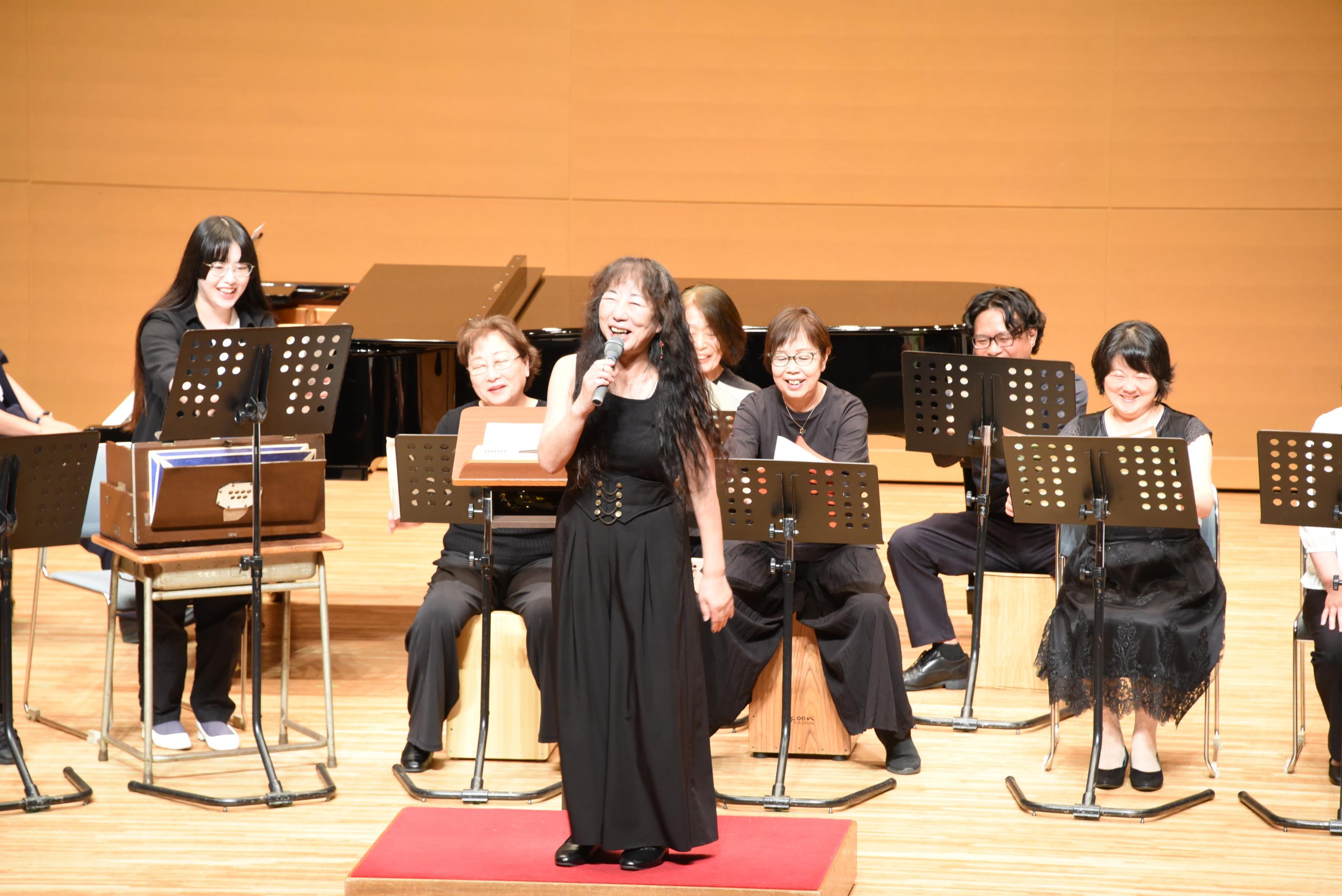 演奏をしている様子 演奏をしている様子